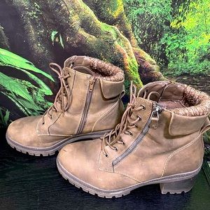 Denver Hayes Women’s Boots